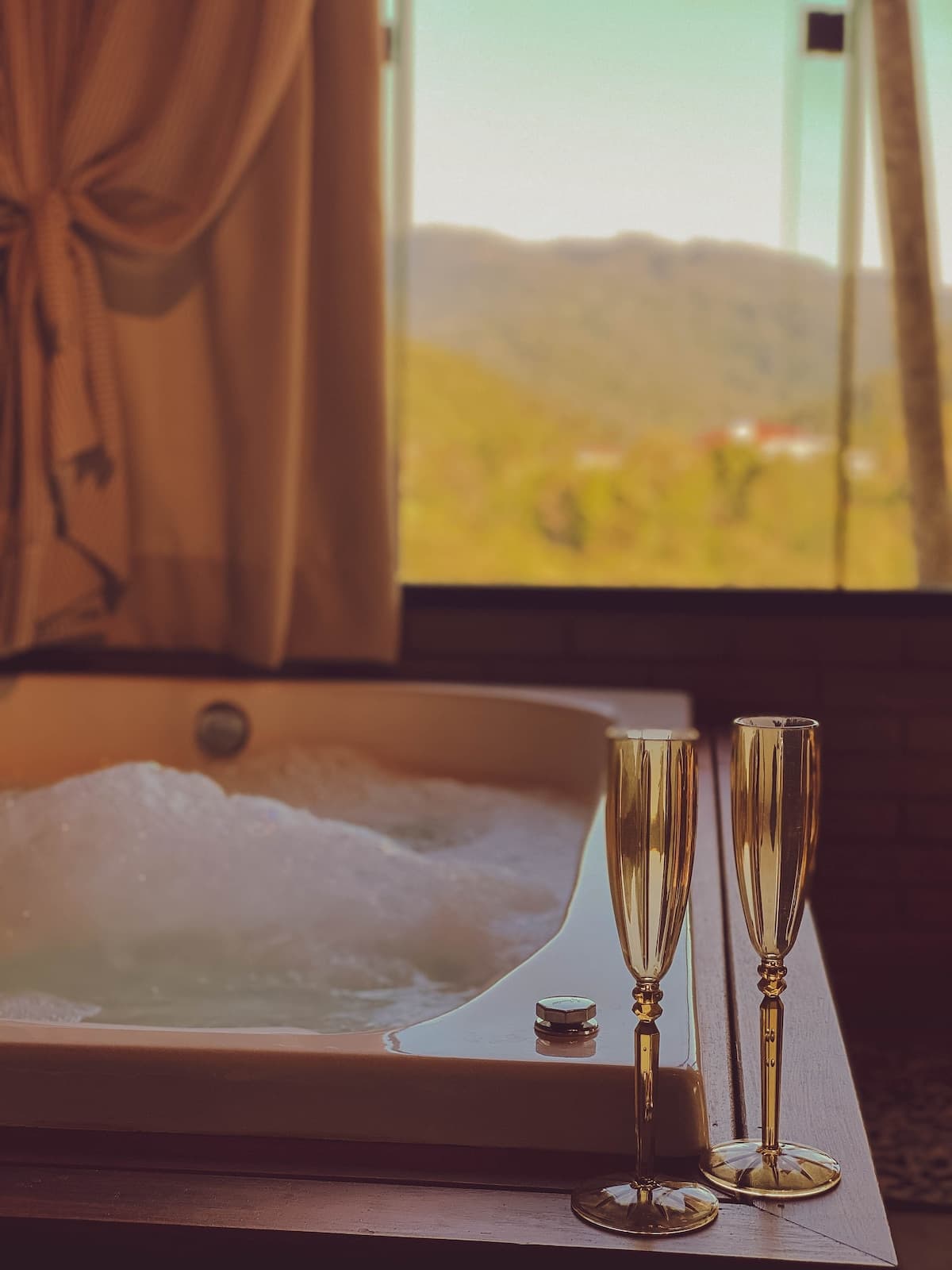 Bacon ipsum dolor amet venison brisket capicola burgdoggen tri-tip meatball bacon pork belly kielbasa spare ribs pig ham cow.