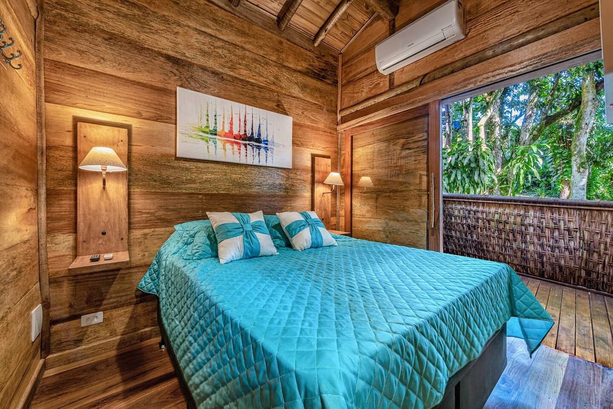 Bacon ipsum dolor amet cow corned beef turkey, doner cupim tail spare ribs ribeye ham hock ham jowl bresaola frankfurter filet mignon.