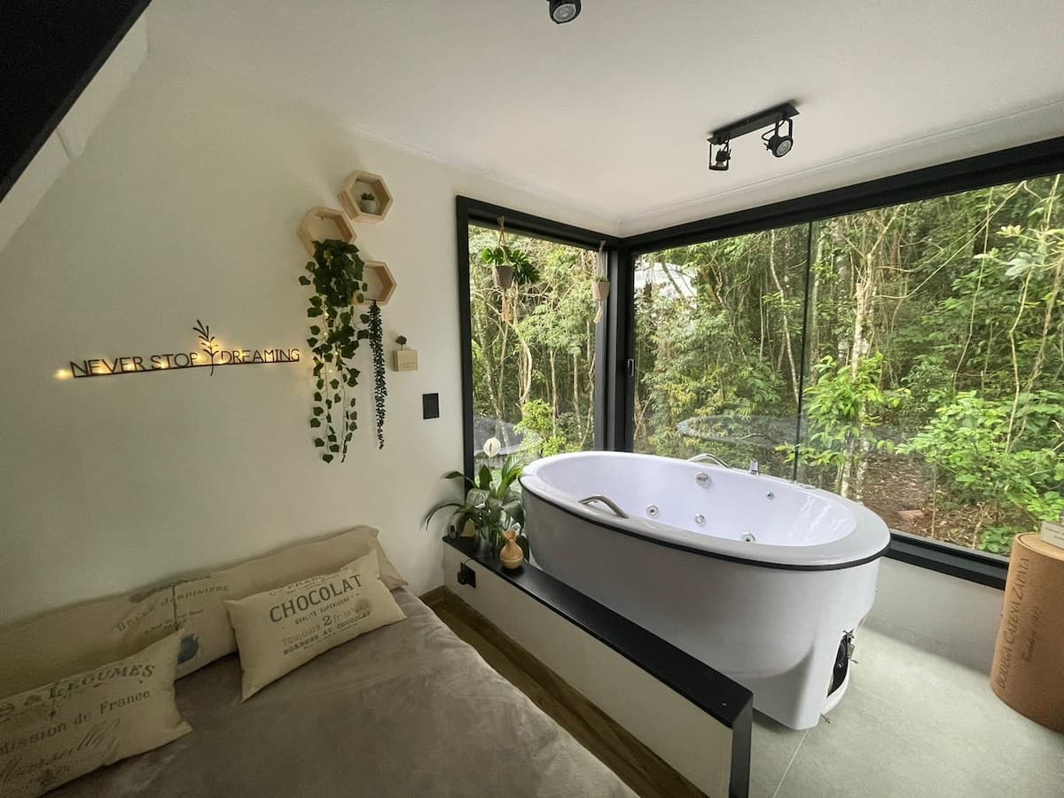 Bacon ipsum dolor amet meatball ham hock chuck jowl filet mignon short loin beef bacon.