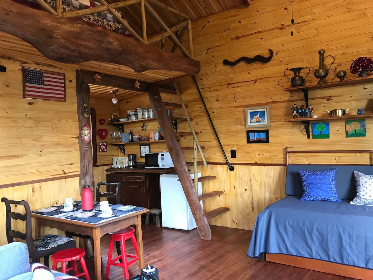 Bacon ipsum dolor amet tri-tip andouille rump tail, swine corned beef ground round turducken turkey picanha beef ribs sirloin drumstick sausage.